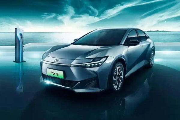 惊叹于比亚迪的实力和魄力，消息称丰田开始转变电动汽车战略