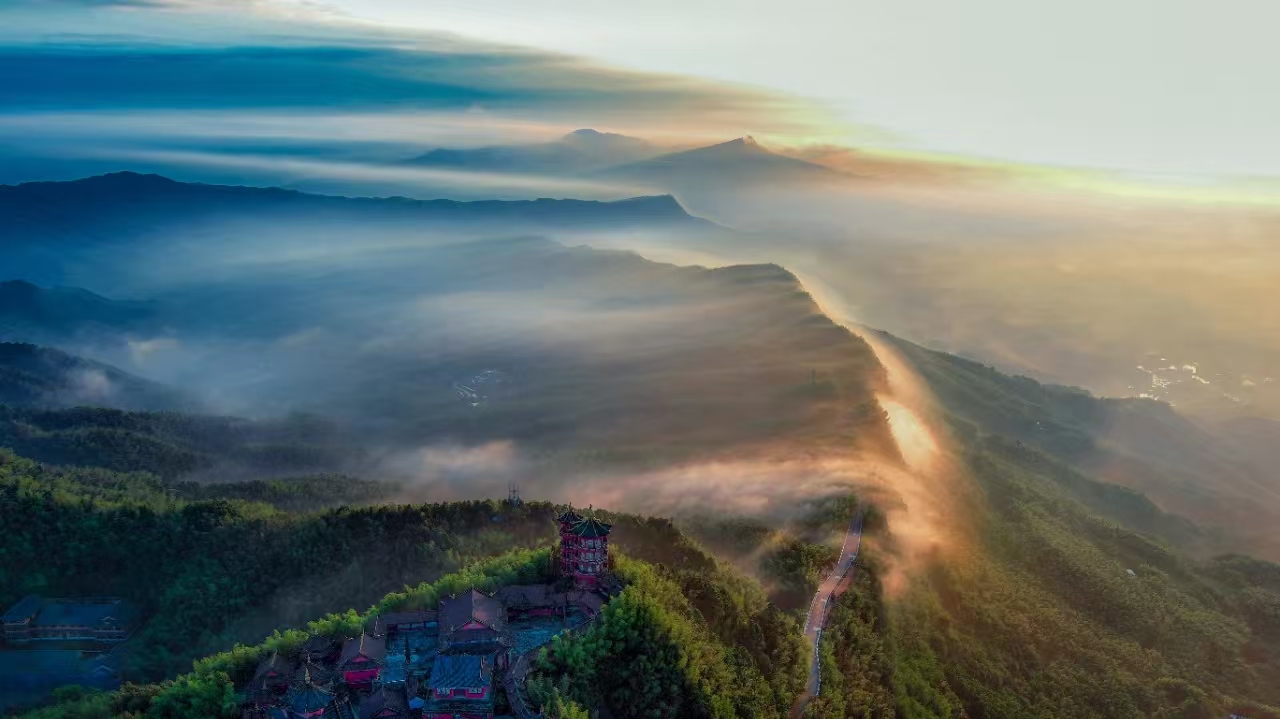 汛期暑期旅游高峰期叠加，这份旅游提示请收好